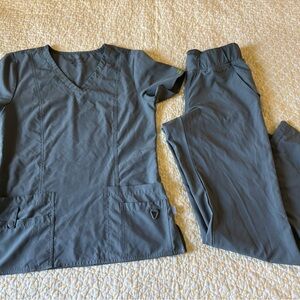 Med Couture Olive Scrub Set